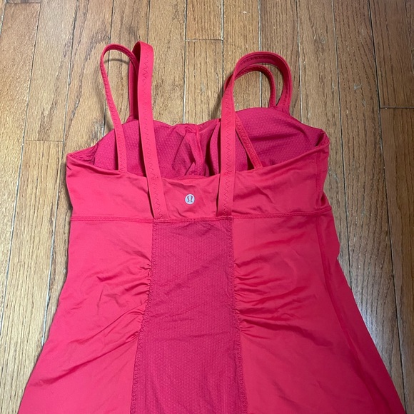 Red double strap lulu tank size 8 - Picture 2 of 5